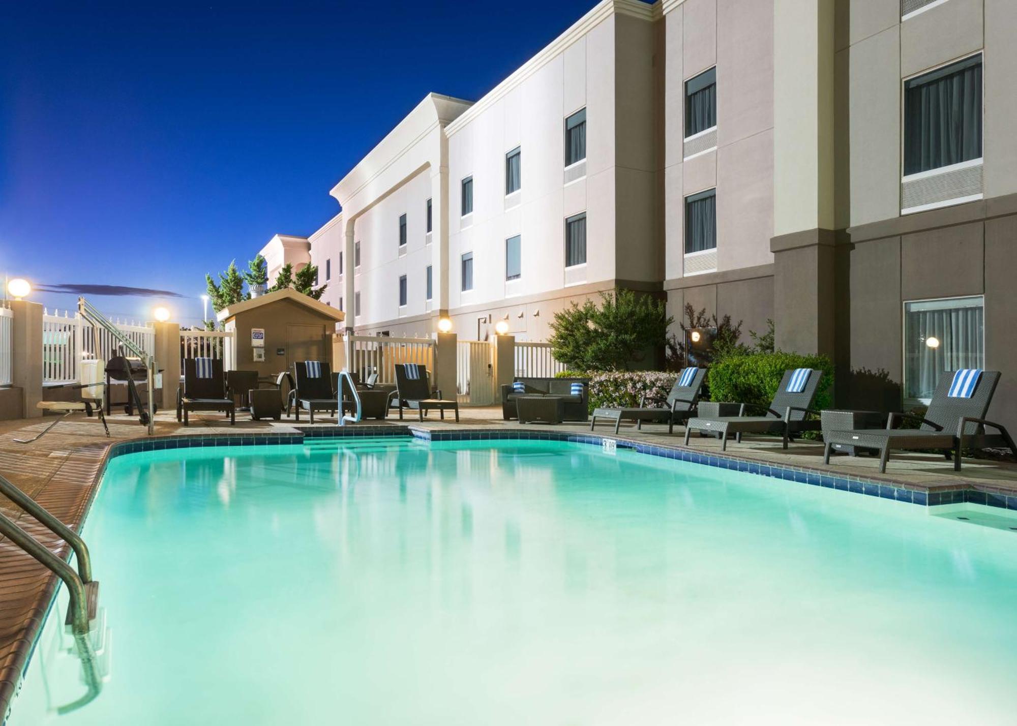 Hampton Inn By Hilton Odessa Exterior photo
