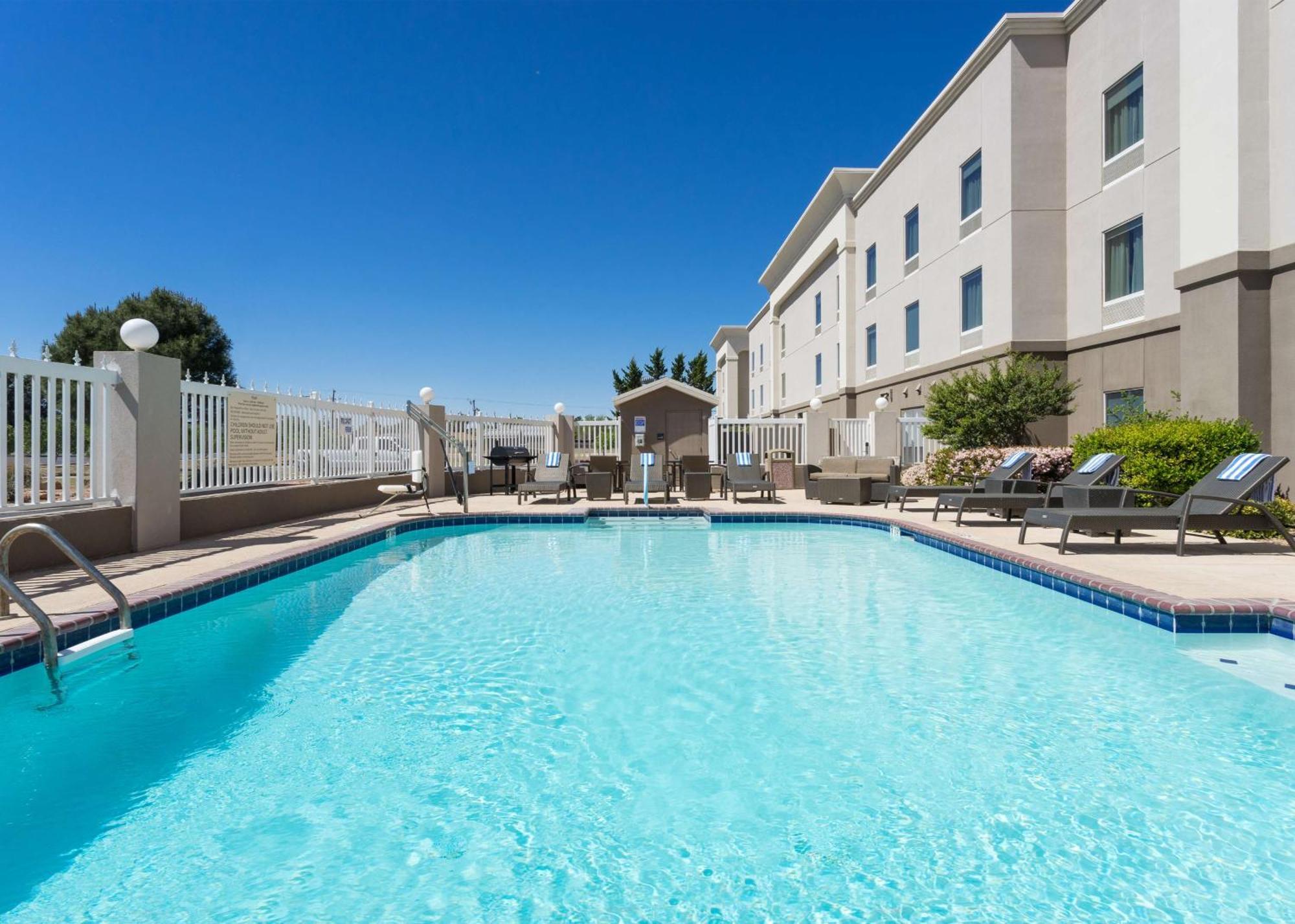 Hampton Inn By Hilton Odessa Exterior photo